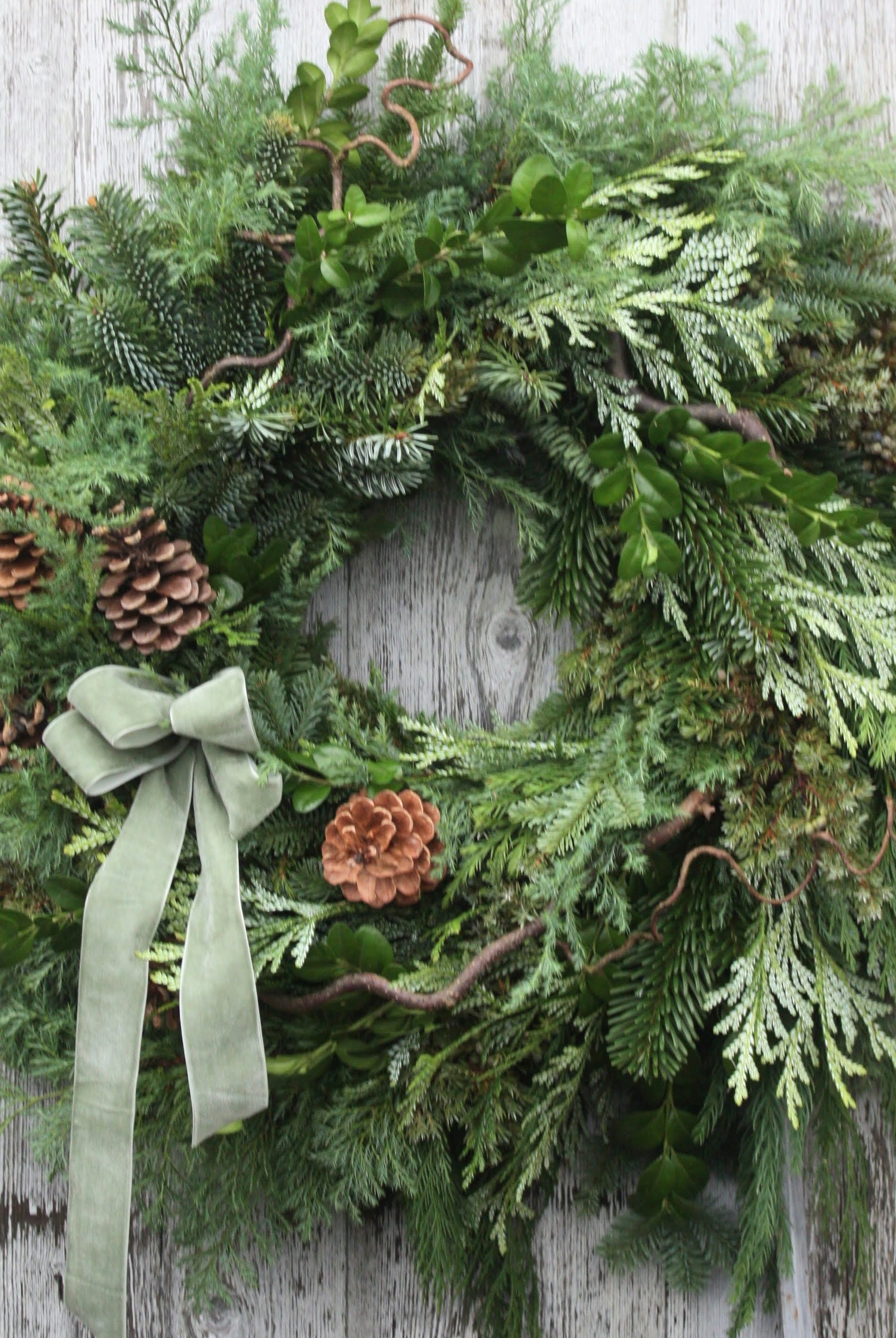 Digitalt kransekurs – lærte bort kunsten å binde frodige julekranser