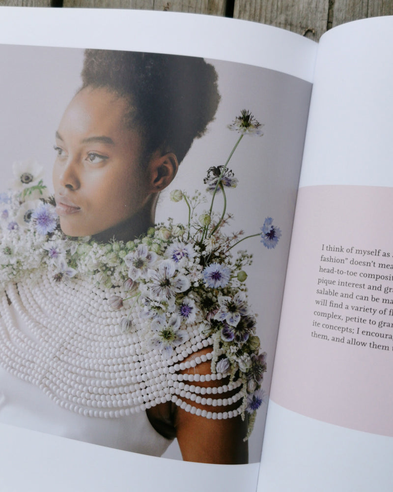 01641_The_art_of_wearable_flowers_3