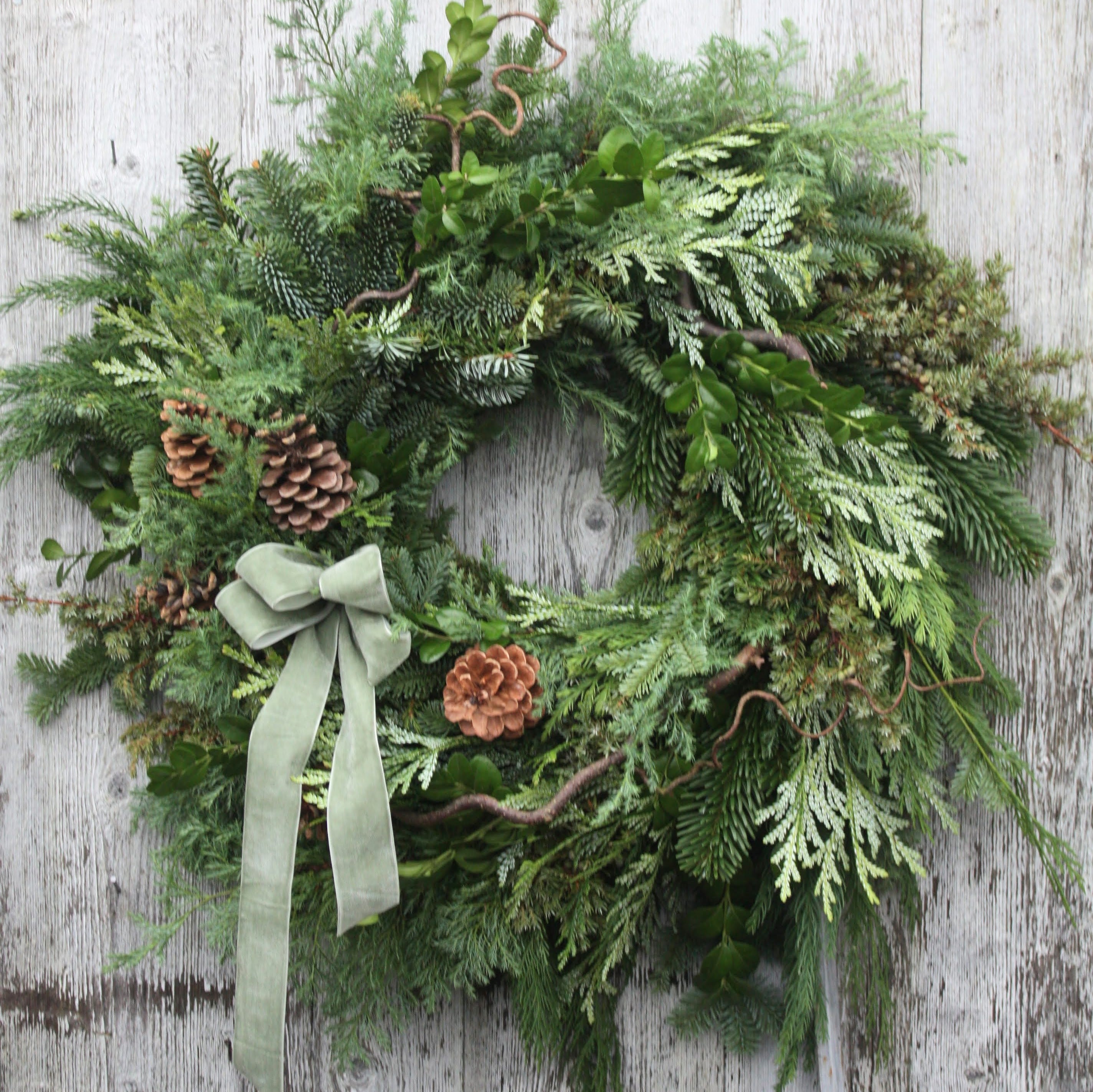 Digitalt kransekurs – lærte bort kunsten å binde frodige julekranser