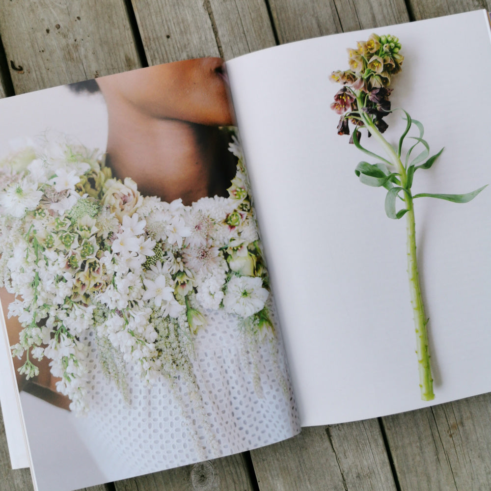 01641_The_art_of_wearable_flowers_2